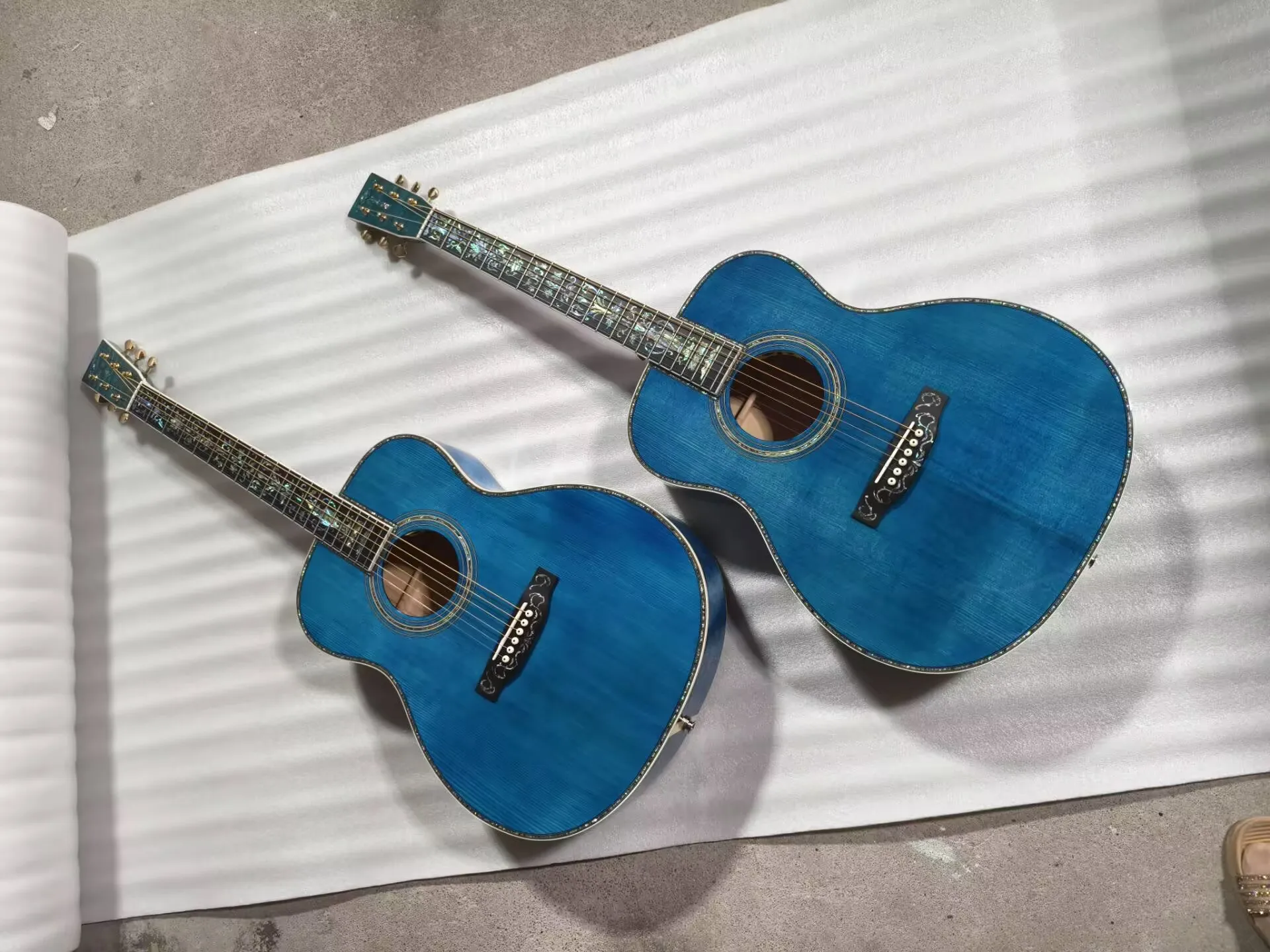 Гитара для левшей, гитара серии OM, 14 ладов, корпус Ocean Blue, левая гитара, синий цвет, сейчас в США
Гитара для левшей, гитара серии OM, 14 ладов, корпус Ocean Blue, левая гитара, синий цвет, сейчас в США