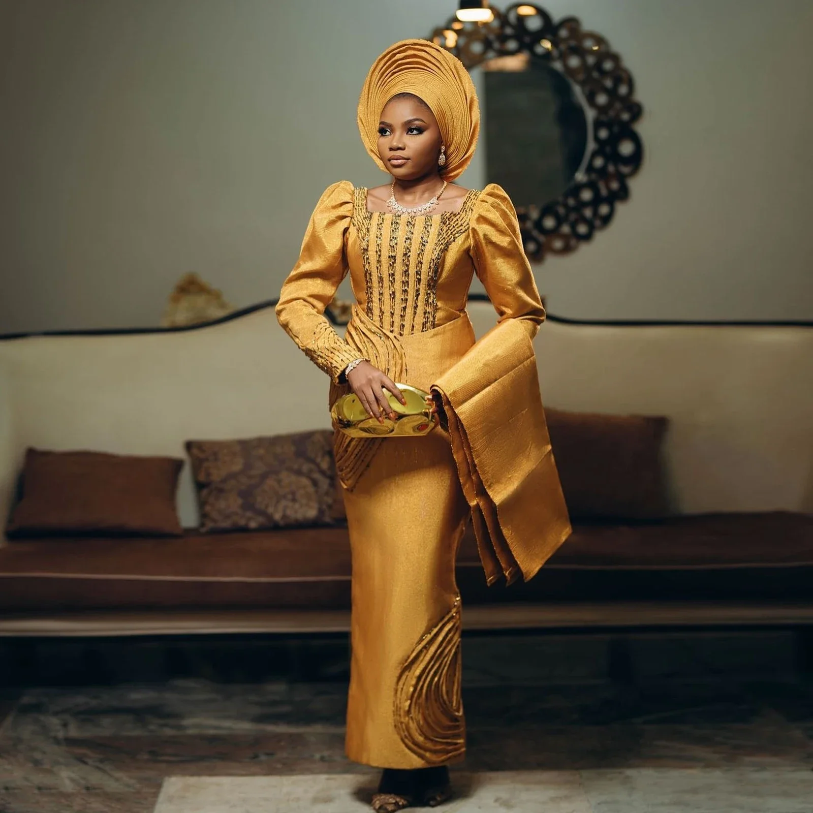 Aso Ebi выпускное платье с бисером, африканские вечерние платья, плиссированные элегантные атласные золотые прямые нигерийские Длинные Выпускные платья с рукавами
Aso Ebi выпускное платье с бисером, африканские вечерние платья, плиссированные элегантные атласные золотые прямые нигерийские Длинные Выпускные платья с рукавами