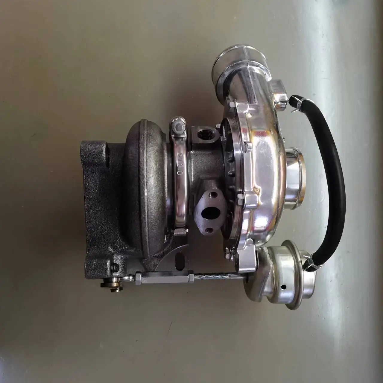 Exhaust gas turbocharger RHF4 8980118923 4JJ1 flange modification
Exhaust gas turbocharger RHF4 8980118923 4JJ1 flange modification
