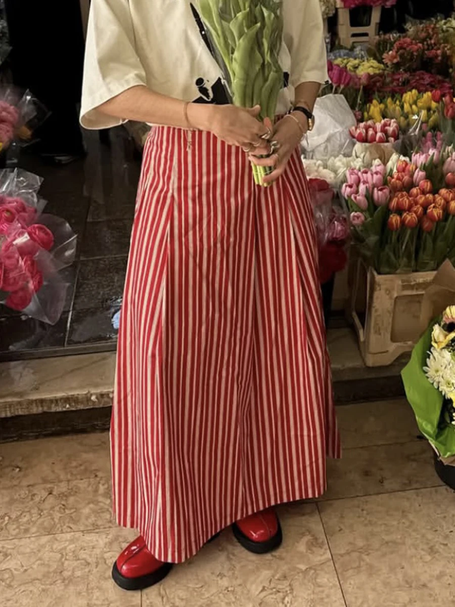 Red Striped Long Skirts Sets Women Summer Three Buttons V Neck Cropped Tank Top Streetwear Fashion Vintage Casual Two-piece Set
Red Striped Long Skirts Sets Women Summer Three Buttons V Neck Cropped Tank Top Streetwear Fashion Vintage Casual Two-piece Set