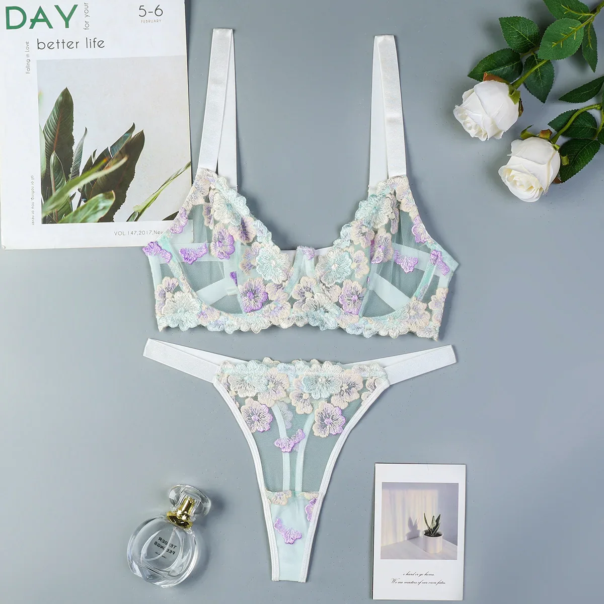 Сексуальный экзотический бюстгальтер с цветочным принтом, женский кружевной комплект тонкого нижнего белья, элегантное женское нижнее белье, микро-бикини, стринги, экзотическая одежда
Сексуальный экзотический бюстгальтер с цветочным принтом, женский кружевной комплект тонкого нижнего белья, элегантное женское нижнее белье, микро-бикини, стринги, экзотическая одежда