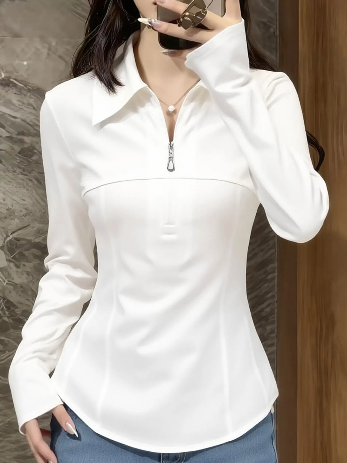 Elegant White Zipper Neck Long Sleeve T-Shirt Women's Base Shirt Spring Season Classy Top High End Korean Style
Elegant White Zipper Neck Long Sleeve T-Shirt Women's Base Shirt Spring Season Classy Top High End Korean Style