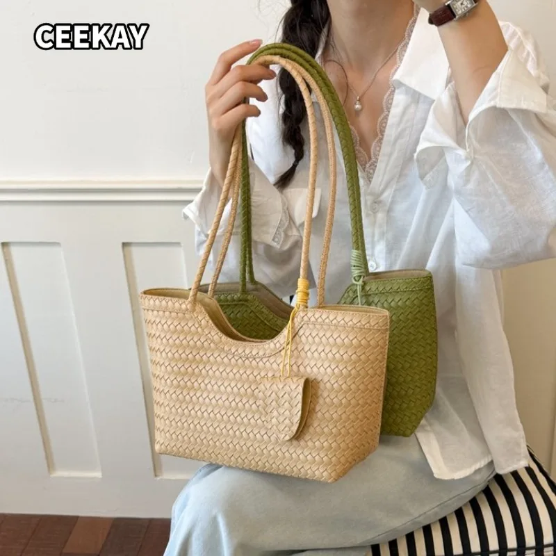 EEKAY Minimal Imitation Woven Embossed PU Large Tote Bag Matching Coin Purse Same Texture Long Handle Two Ways Carry Hand Bag
EEKAY Minimal Imitation Woven Embossed PU Large Tote Bag Matching Coin Purse Same Texture Long Handle Two Ways Carry Hand Bag