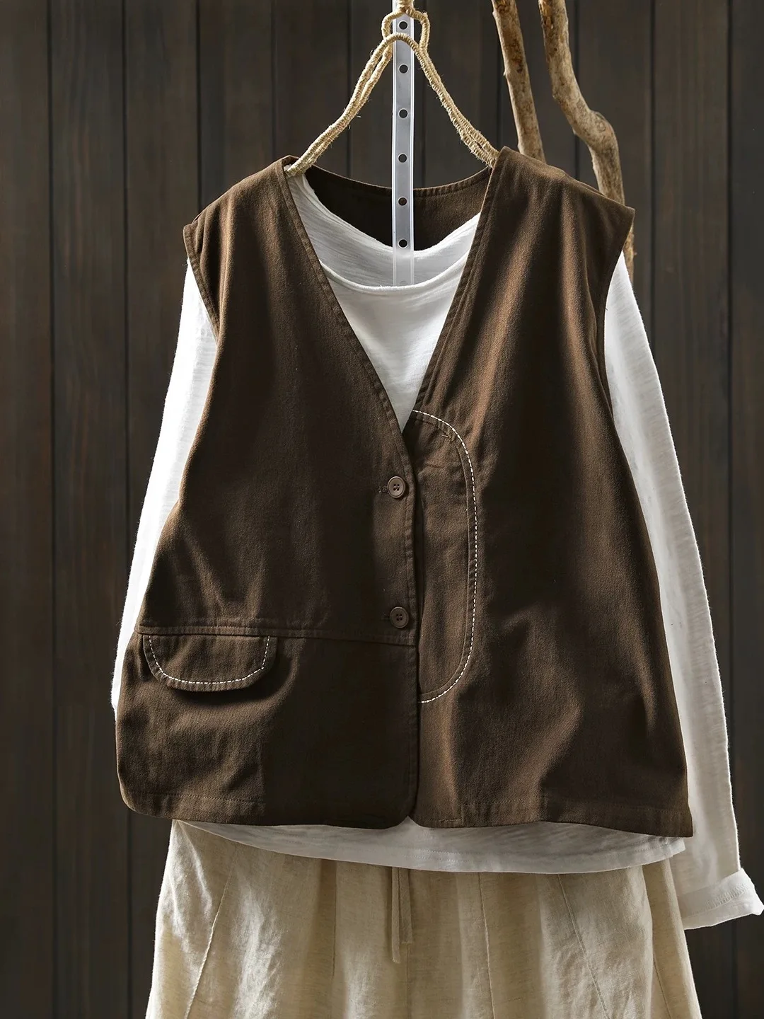 Faionable Ladies' Cotton Floing Vest Spring Autumn Svel V-ne Versatile Outerwear Pure Cotton Base Layer Tank Top
Faionable Ladies' Cotton Floing Vest Spring Autumn Svel V-ne Versatile Outerwear Pure Cotton Base Layer Tank Top