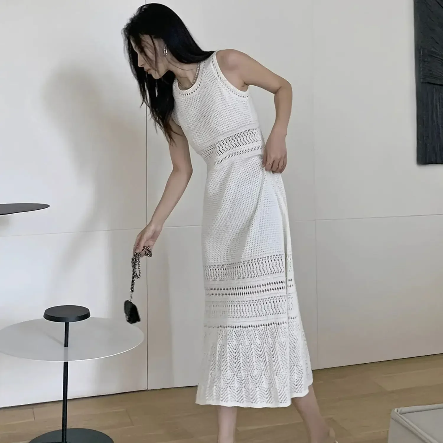 French Style New Summer Elegant Knitted Women Dress Crochet Hollow Out O Neck Sleeveless High Waist A Line Long Dresses Knitwear
French Style New Summer Elegant Knitted Women Dress Crochet Hollow Out O Neck Sleeveless High Waist A Line Long Dresses Knitwear