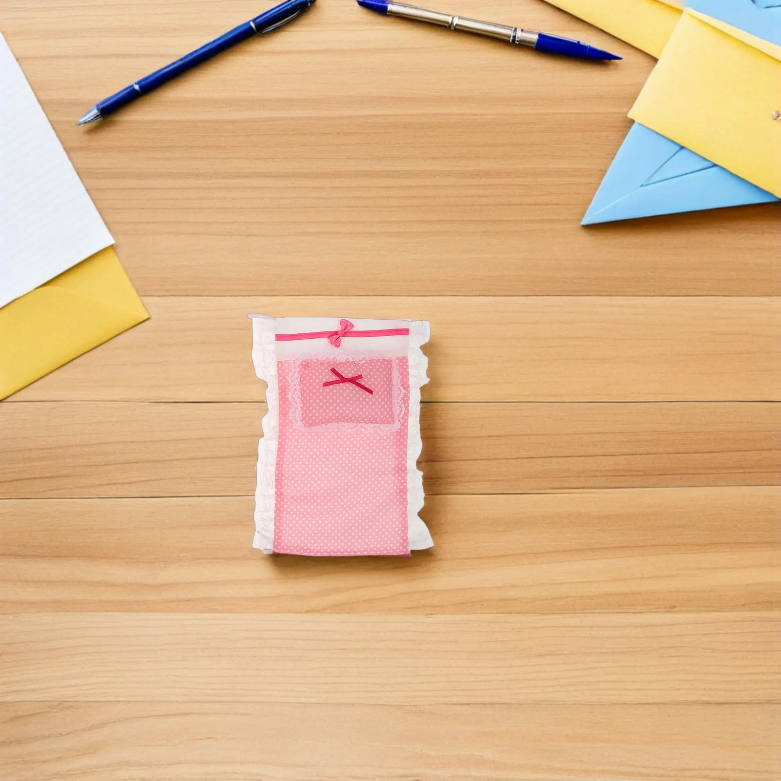 3 комплекта миниатюрного постельного белья для кукольного домика, масштаб 1:12, реалистичный дизайн, компактный, универсальный, для мебели для спальни, аксессуары, теплые пастельные тона
3 комплекта миниатюрного постельного белья для кукольного домика, масштаб 1:12, реалистичный дизайн, компактный, универсальный, для мебели для спальни, аксессуары, теплые пастельные тона