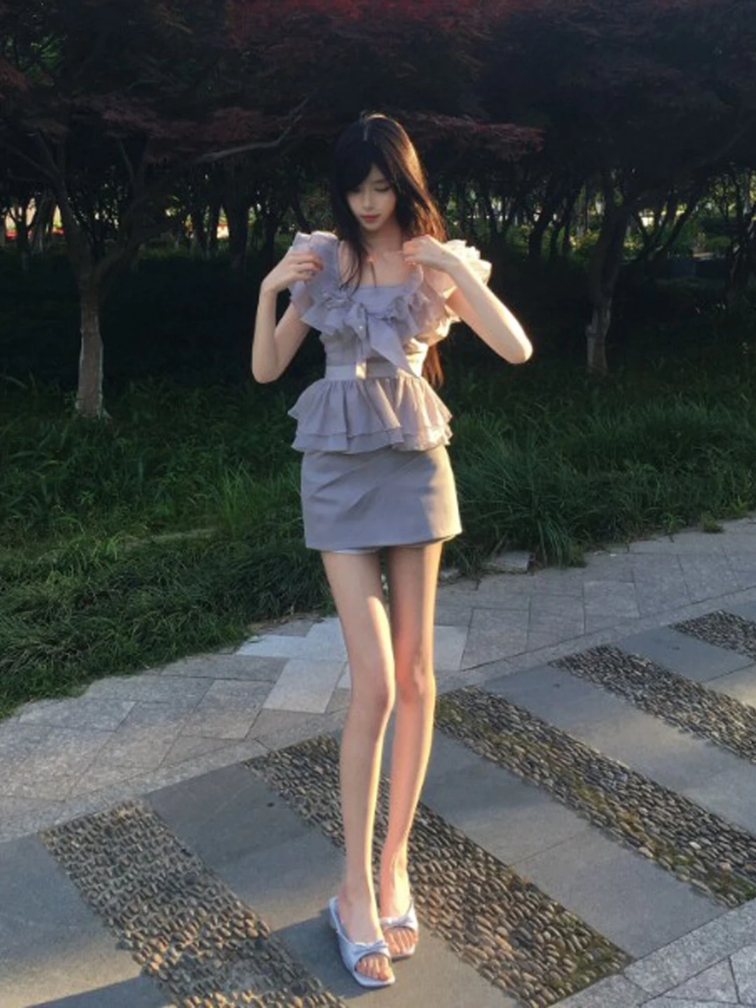 Elegant Three-Piece Set with Strap Top And Skirt Comfortable Breathable Summer Outfit High Waist Short Skirt French Style
Elegant Three-Piece Set with Strap Top And Skirt Comfortable Breathable Summer Outfit High Waist Short Skirt French Style