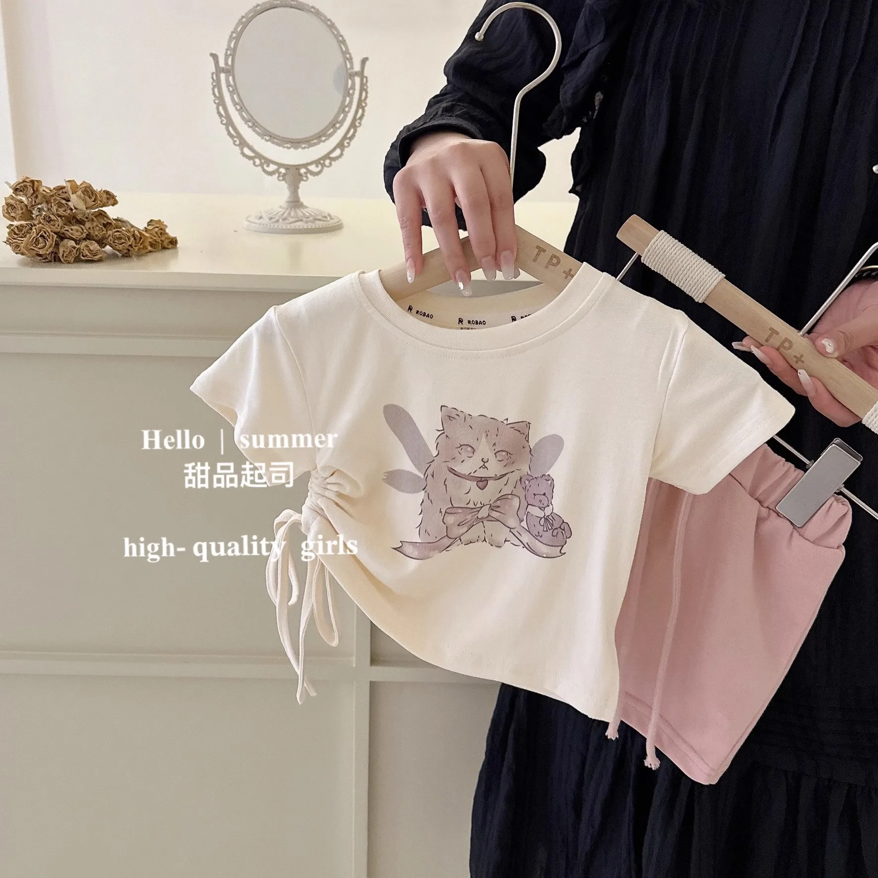 Girls' Casual Summer 2024 New Sweet And Spicy Girl Cat Short Sleeved Top Half Skirt Children's Clothing Two-Piece Set
Girls' Casual Summer 2024 New Sweet And Spicy Girl Cat Short Sleeved Top Half Skirt Children's Clothing Two-Piece Set
