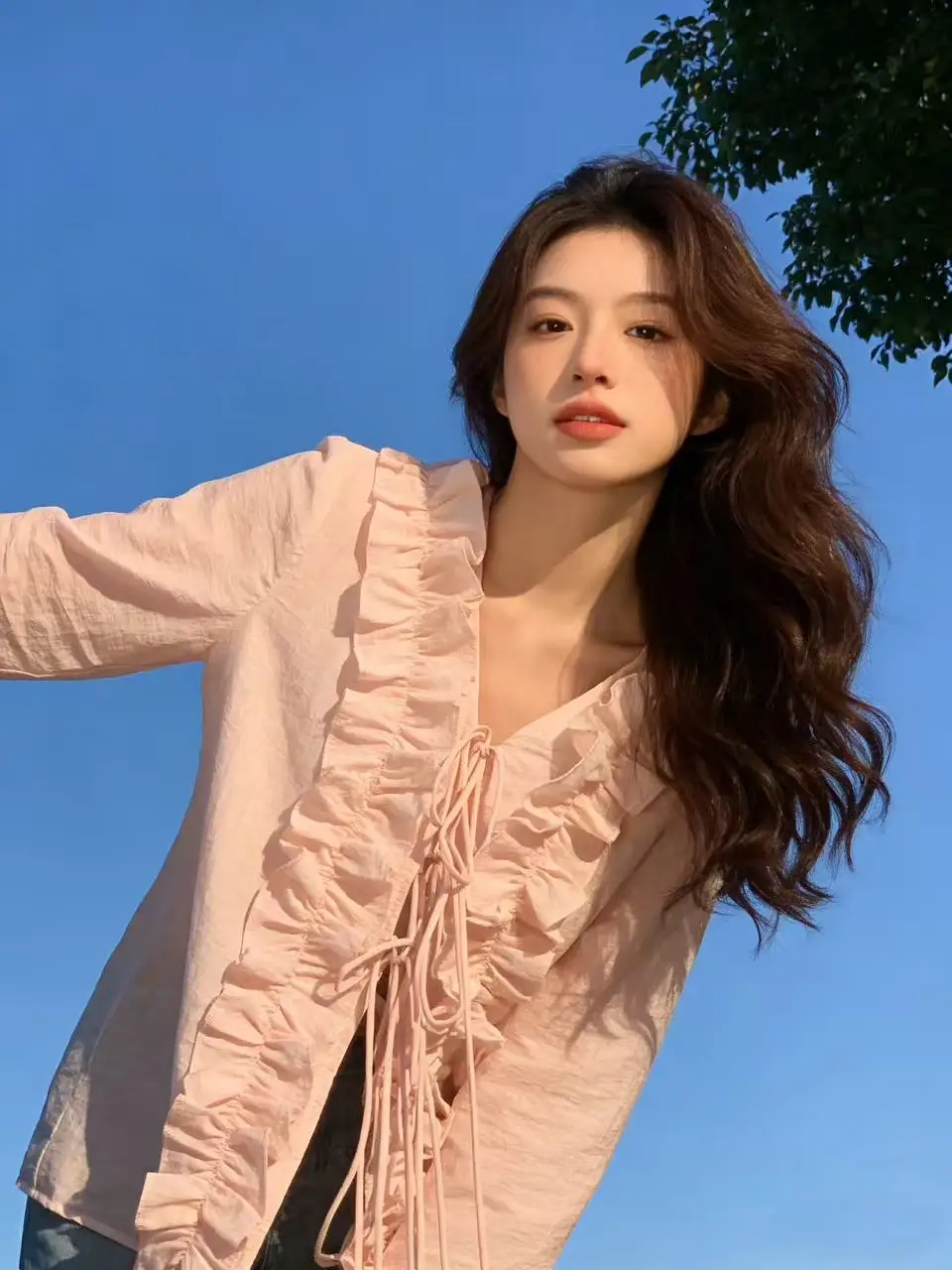 Korean Style V-Neck Long Sleeve Thin Shirt Women Summer Loose Elegant Pink Gentle Shirt Breathable Comfortable Ruffle Hem
Korean Style V-Neck Long Sleeve Thin Shirt Women Summer Loose Elegant Pink Gentle Shirt Breathable Comfortable Ruffle Hem