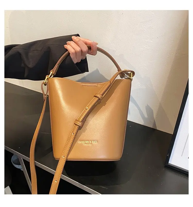 Women's PU Embossed Shoulder Bag Lightweight Crossbody Purse Waterproof Work Travel Casual Multi-Pocket Zipper Stylish Handbag
Women's PU Embossed Shoulder Bag Lightweight Crossbody Purse Waterproof Work Travel Casual Multi-Pocket Zipper Stylish Handbag