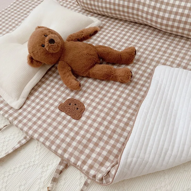 Baby Mattress New Polyester Cartoon Lattice Little Bear Fast Easy Collapsible Portable Travel Hot Sale Chid Bedding
Baby Mattress New Polyester Cartoon Lattice Little Bear Fast Easy Collapsible Portable Travel Hot Sale Chid Bedding