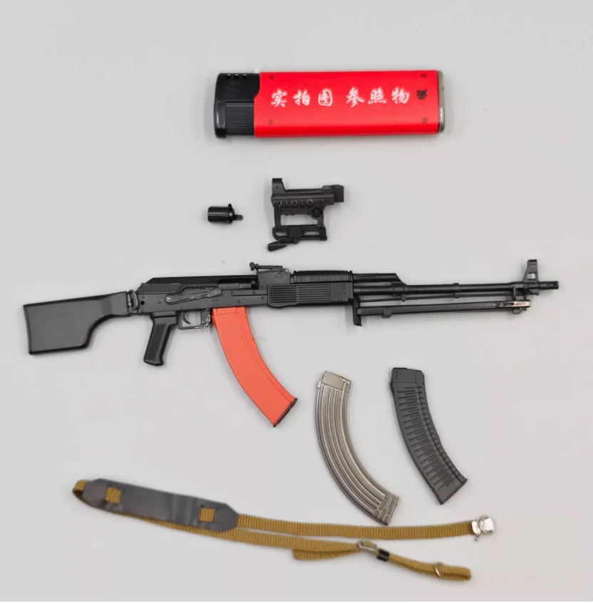 1/6 DAMTOYS DAM 78028 Русская модель солдата, игрушки, модель RPK-74M с зажимами для слинга, материал ПВХ для 12 дюймов, фигурка куклы, не настоящая
1/6 DAMTOYS DAM 78028 Русская модель солдата, игрушки, модель RPK-74M с зажимами для слинга, материал ПВХ для 12 дюймов, фигурка куклы, не настоящая
