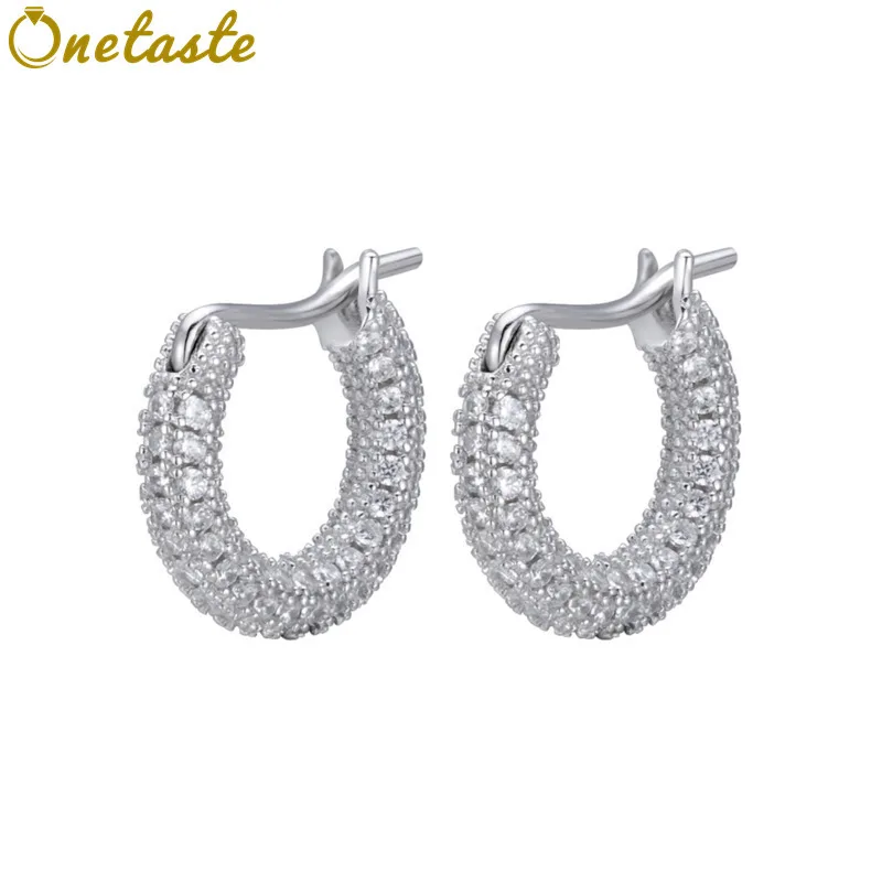925 Sterling Silver Pave Setting Zircon Shiny Huggie Hoop Earrings For Women Trendy Simple Sparkling Round Earrings Lightweight
925 Sterling Silver Pave Setting Zircon Shiny Huggie Hoop Earrings For Women Trendy Simple Sparkling Round Earrings Lightweight