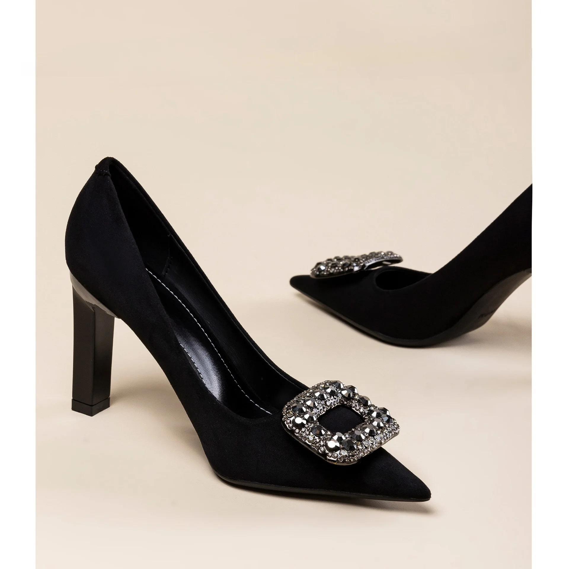 Temperament Professional Black Heels Women's 2025 New Pointed Rhinestone Feeling Commuter Work Thick Heel Shoes
Temperament Professional Black Heels Women's 2025 New Pointed Rhinestone Feeling Commuter Work Thick Heel Shoes