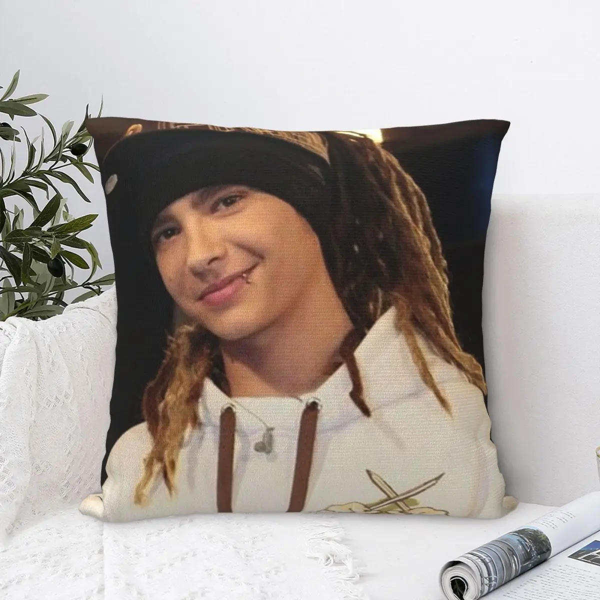 Pillow Cover T-Tom Kaulitz Design Cushion Cover Rock Music Guitarist Fashion Pillow Case For Sofa Home Decoration Pillowcases
Pillow Cover T-Tom Kaulitz Design Cushion Cover Rock Music Guitarist Fashion Pillow Case For Sofa Home Decoration Pillowcases