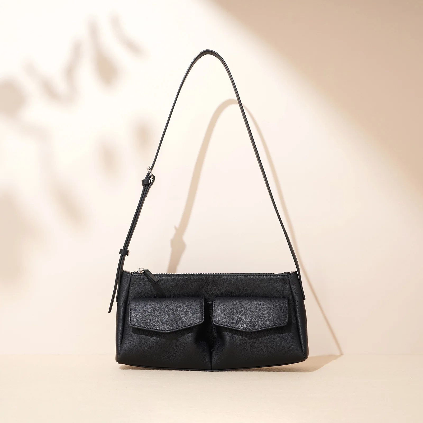 Genuine leather underarm bag 2025 Y2K top layer cowhide multi-pocket soft high-quality fashion women's hand-held crossbody bag
Genuine leather underarm bag 2025 Y2K top layer cowhide multi-pocket soft high-quality fashion women's hand-held crossbody bag