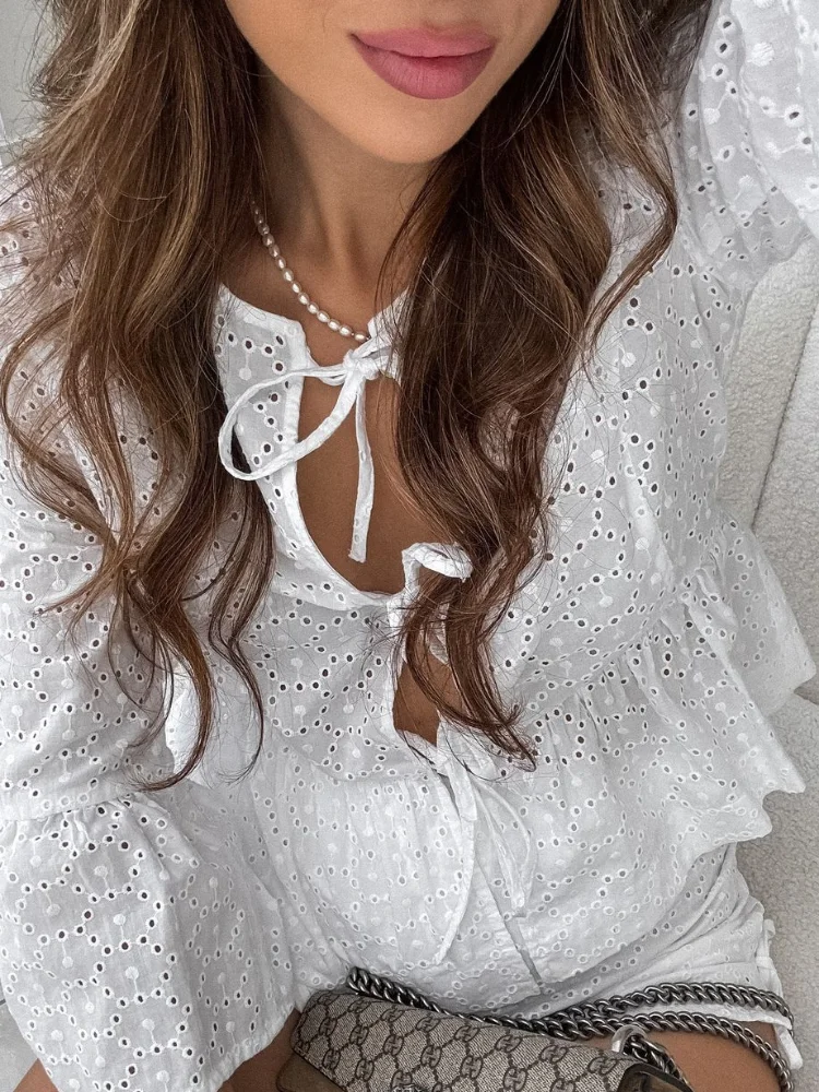 Fashion Women's Lace Up Top High Waiste Shorts Suit 2025 Casual Hollow Out O Neck Blouse Wlong Sleeves Short Suit Lady Chic Wear
Fashion Women's Lace Up Top High Waiste Shorts Suit 2025 Casual Hollow Out O Neck Blouse Wlong Sleeves Short Suit Lady Chic Wear