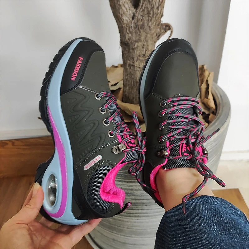 Women's Black Shoes with Soft Soles Comfortable Steep Steps Comfortable Thick Soles Sports Shoes That Can Be Worn All Year Round
Women's Black Shoes with Soft Soles Comfortable Steep Steps Comfortable Thick Soles Sports Shoes That Can Be Worn All Year Round