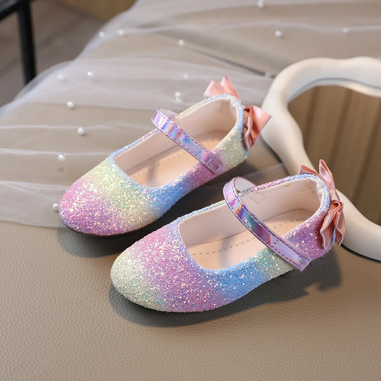 2026 Girl Shoes Spring New Girls Soft Sole Leather Shoes Rainbow Sequins Dress Princess Shoes Kids Shoe Mary Jane Shoes
2026 Girl Shoes Spring New Girls Soft Sole Leather Shoes Rainbow Sequins Dress Princess Shoes Kids Shoe Mary Jane Shoes