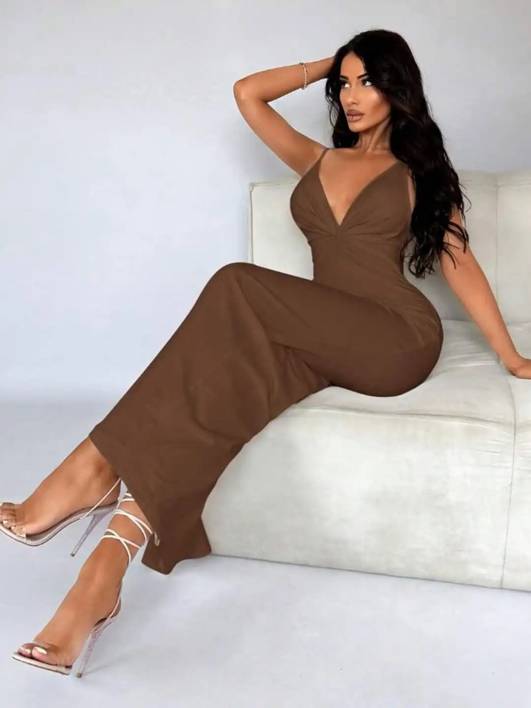 rown Spaghetti Strap Evening Dress with Deep V Neck and Open Back Floor Length Elegant Party Dress Women's Formal Evening Gown
rown Spaghetti Strap Evening Dress with Deep V Neck and Open Back Floor Length Elegant Party Dress Women's Formal Evening Gown