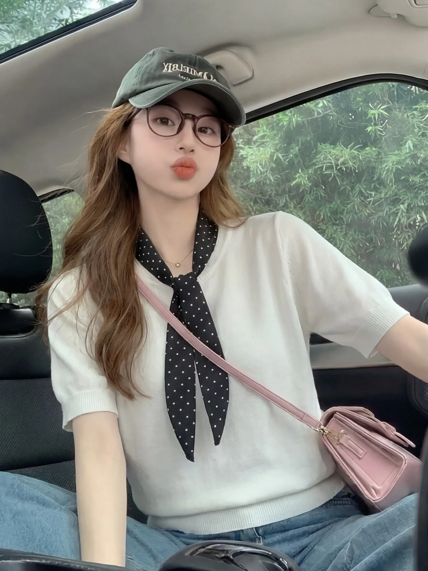 Summer Thin Ice Silk Knitted Top Women's Loose Fit Short Sleeve Scarf Design Sensation Slimming Shoulder Line Quality Shirt
Summer Thin Ice Silk Knitted Top Women's Loose Fit Short Sleeve Scarf Design Sensation Slimming Shoulder Line Quality Shirt