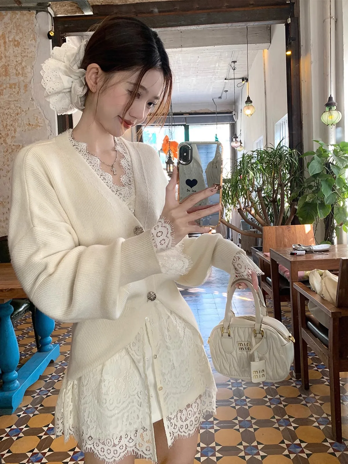 Изумительный женский кардиган с длинными рукавами и V-образным вырезом, свободный крой, для многослойных образов, зимний модный комплект, повседневная одежда для отдыха
Изумительный женский кардиган с длинными рукавами и V-образным вырезом, свободный крой, для многослойных образов, зимний модный комплект, повседневная одежда для отдыха