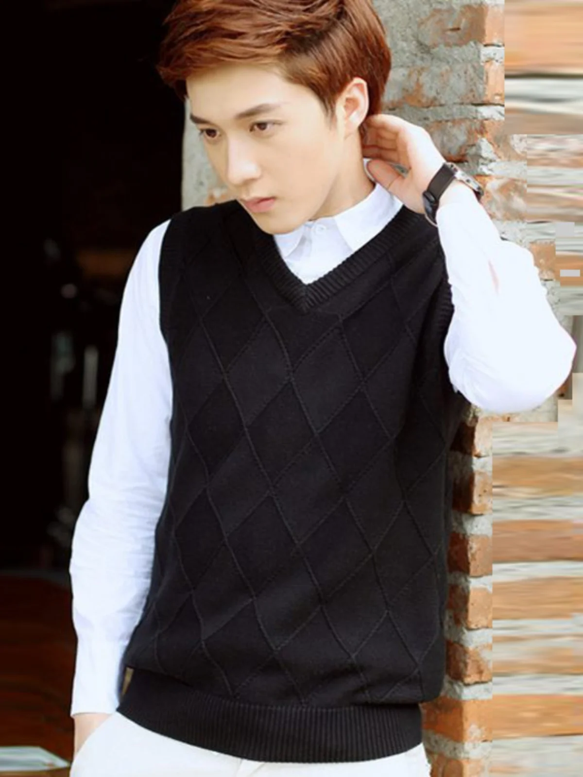 Мужской вязаный жилет из хлопка с V-образным вырезом, повседневный, из шерстяной пряжи, осенне-зимний, модный, в корейском стиле, из чистого хлопка
Мужской вязаный жилет из хлопка с V-образным вырезом, повседневный, из шерстяной пряжи, осенне-зимний, модный, в корейском стиле, из чистого хлопка