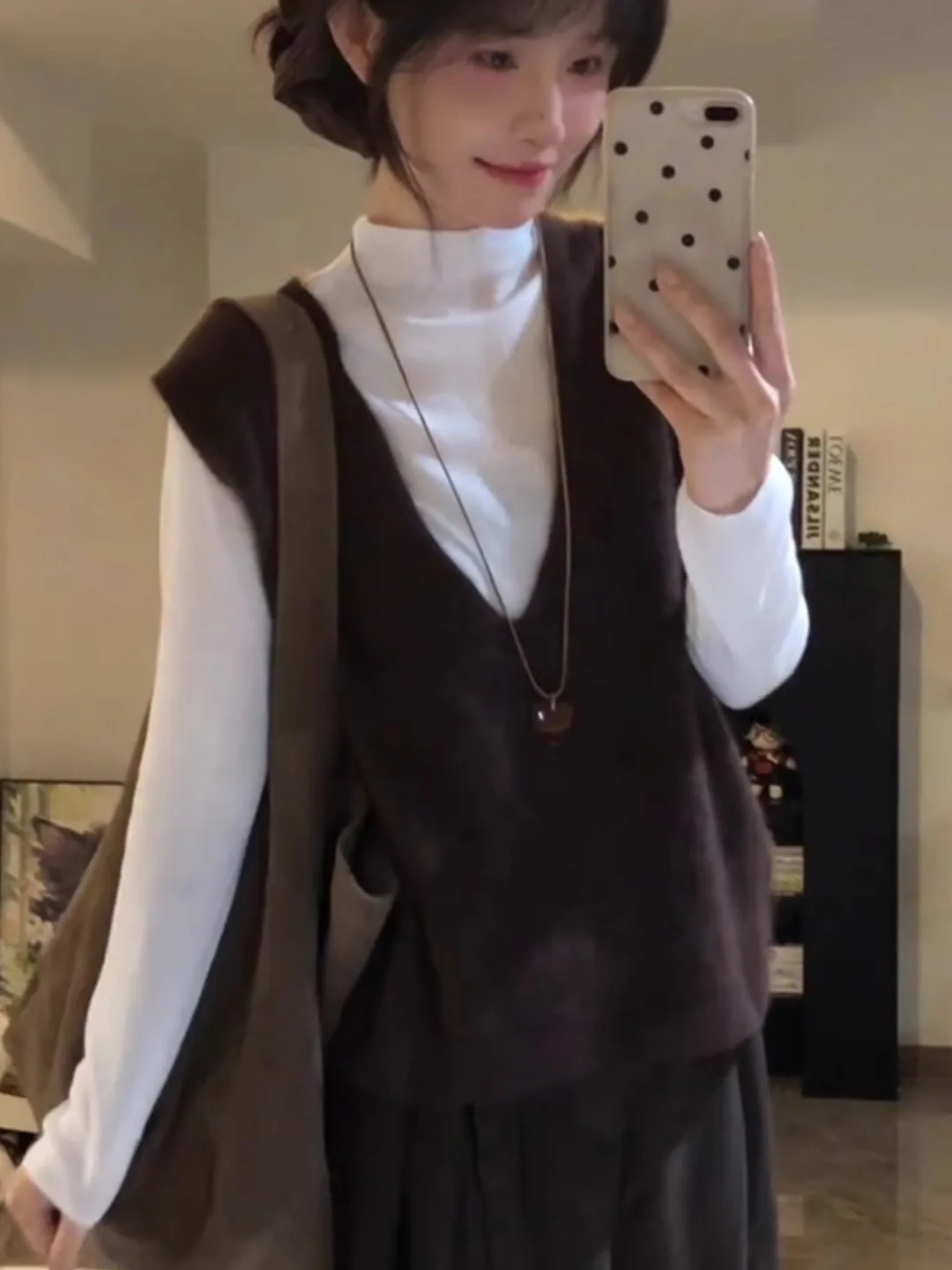 Korean Style Loose V-Neck Knitted Sweater Vest Women's Autumn Winter Chic Layering High-End Feeling Fashionable Tank Top
Korean Style Loose V-Neck Knitted Sweater Vest Women's Autumn Winter Chic Layering High-End Feeling Fashionable Tank Top