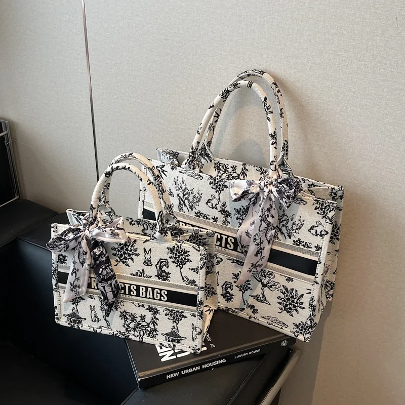 Luxury Designer Handbag for Women's Fashion Brand Designer Bag Jacquard Embroidery Female Girls Shopper Canvas Tote Shoulder Bag
Luxury Designer Handbag for Women's Fashion Brand Designer Bag Jacquard Embroidery Female Girls Shopper Canvas Tote Shoulder Bag