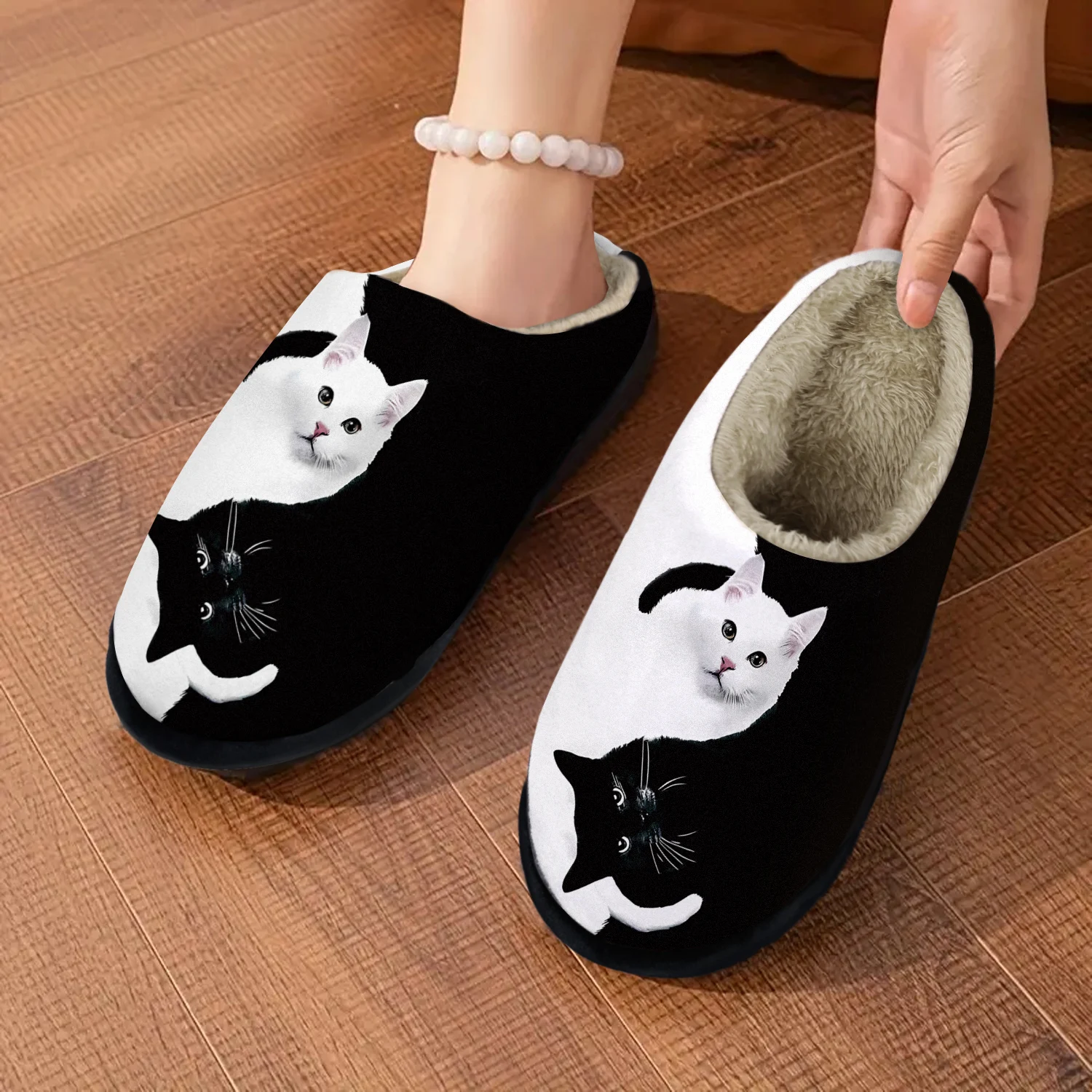 Cat Lover'S Slipper - Soft Plush Fabric with Non-Slip Rubber Sole, Round Toe Flat Heel House Shoes for Indoor/Outdoor Use
Cat Lover'S Slipper - Soft Plush Fabric with Non-Slip Rubber Sole, Round Toe Flat Heel House Shoes for Indoor/Outdoor Use
