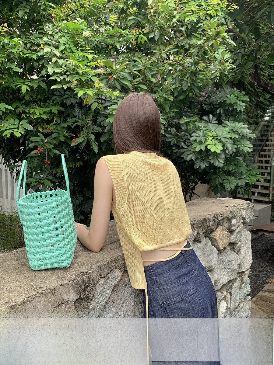 Linyunyun Yellow Sleeveless Knitted Vest Women's Summer Hollow out Design round Neck Overhead Tank Top Loose Fit Commute Style
Linyunyun Yellow Sleeveless Knitted Vest Women's Summer Hollow out Design round Neck Overhead Tank Top Loose Fit Commute Style