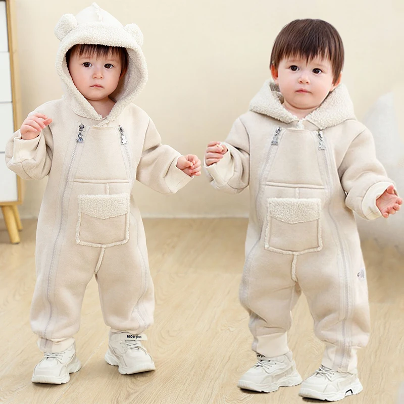 Newborn Baby Jumpsuit 2025 New Autumn Winter Boys Girls Rompers Warm Baby Faux Fur Bodysuit Cute Onesie for Babies 0-24M
Newborn Baby Jumpsuit 2025 New Autumn Winter Boys Girls Rompers Warm Baby Faux Fur Bodysuit Cute Onesie for Babies 0-24M