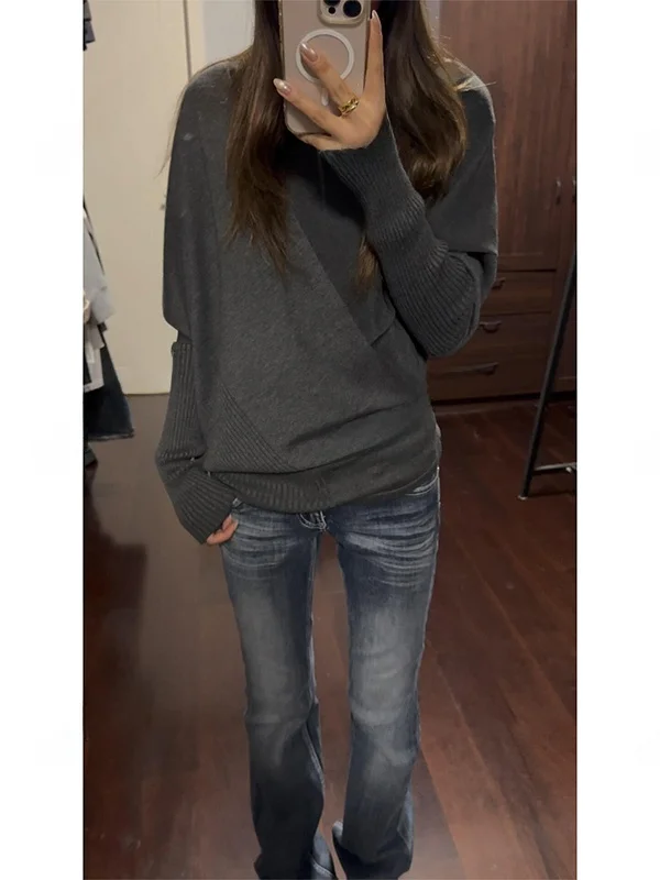 Gray Batwing Sleeve High Collar Loose Knitted Sweater Women's Autumn Winter New Style American Retro Design Sense Top
Gray Batwing Sleeve High Collar Loose Knitted Sweater Women's Autumn Winter New Style American Retro Design Sense Top