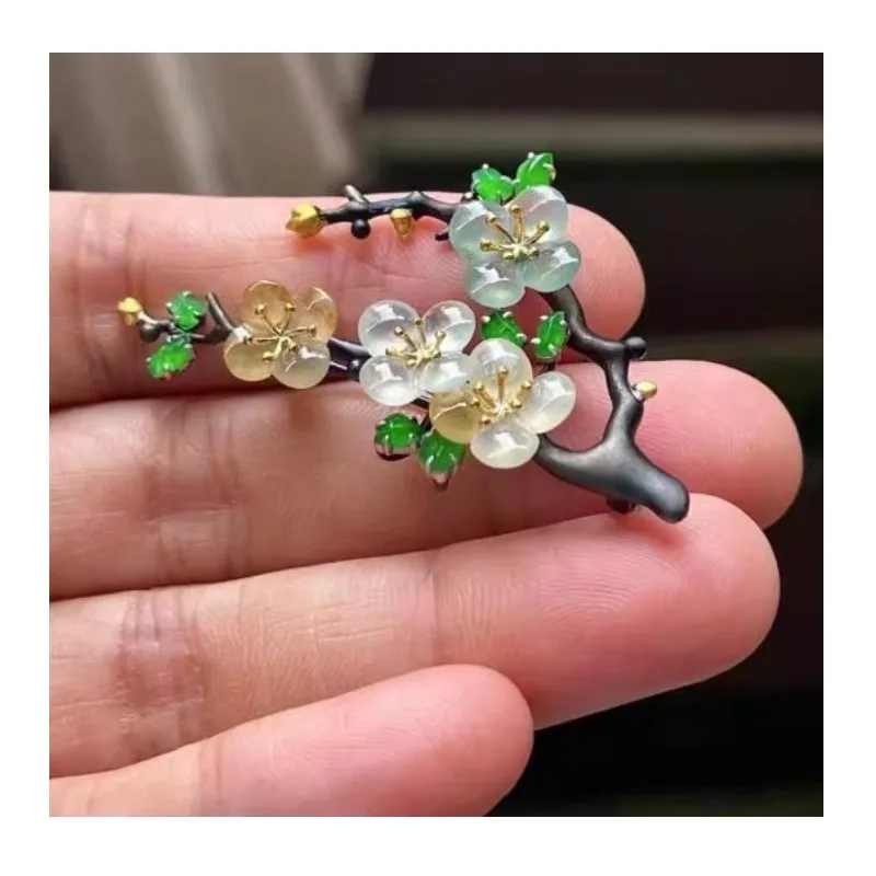 Imitation Jadeite Brooch Plum Blossom Seiko High-end Chinese Corsage Women's Suit Jacket Pin Autumn and Winter Versatile Gift
Imitation Jadeite Brooch Plum Blossom Seiko High-end Chinese Corsage Women's Suit Jacket Pin Autumn and Winter Versatile Gift