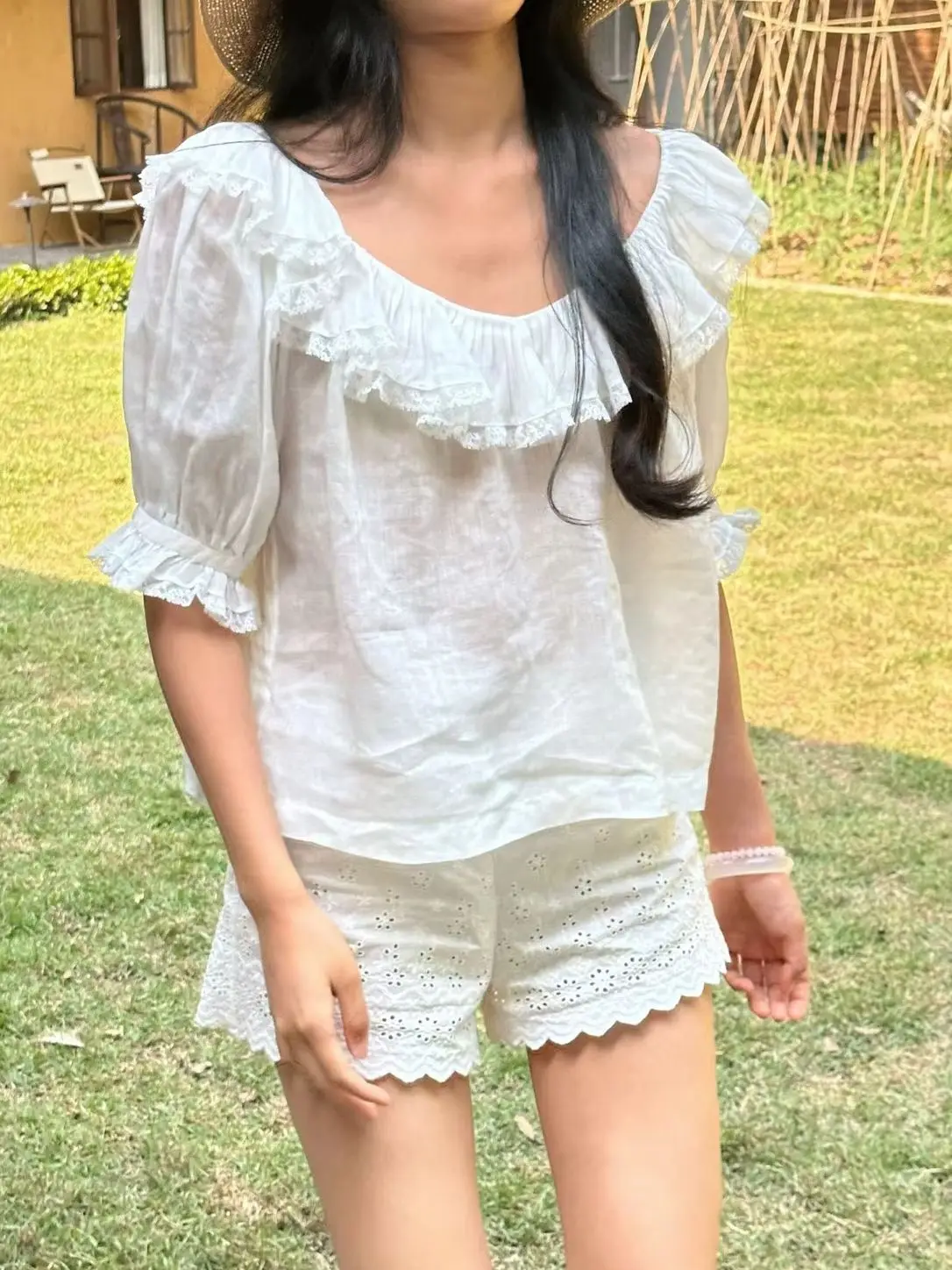 Women White Shirt Lace Ruffled Spliced Round Neck Puff Sleeve Loose Ramie Blend Blouse
Women White Shirt Lace Ruffled Spliced Round Neck Puff Sleeve Loose Ramie Blend Blouse