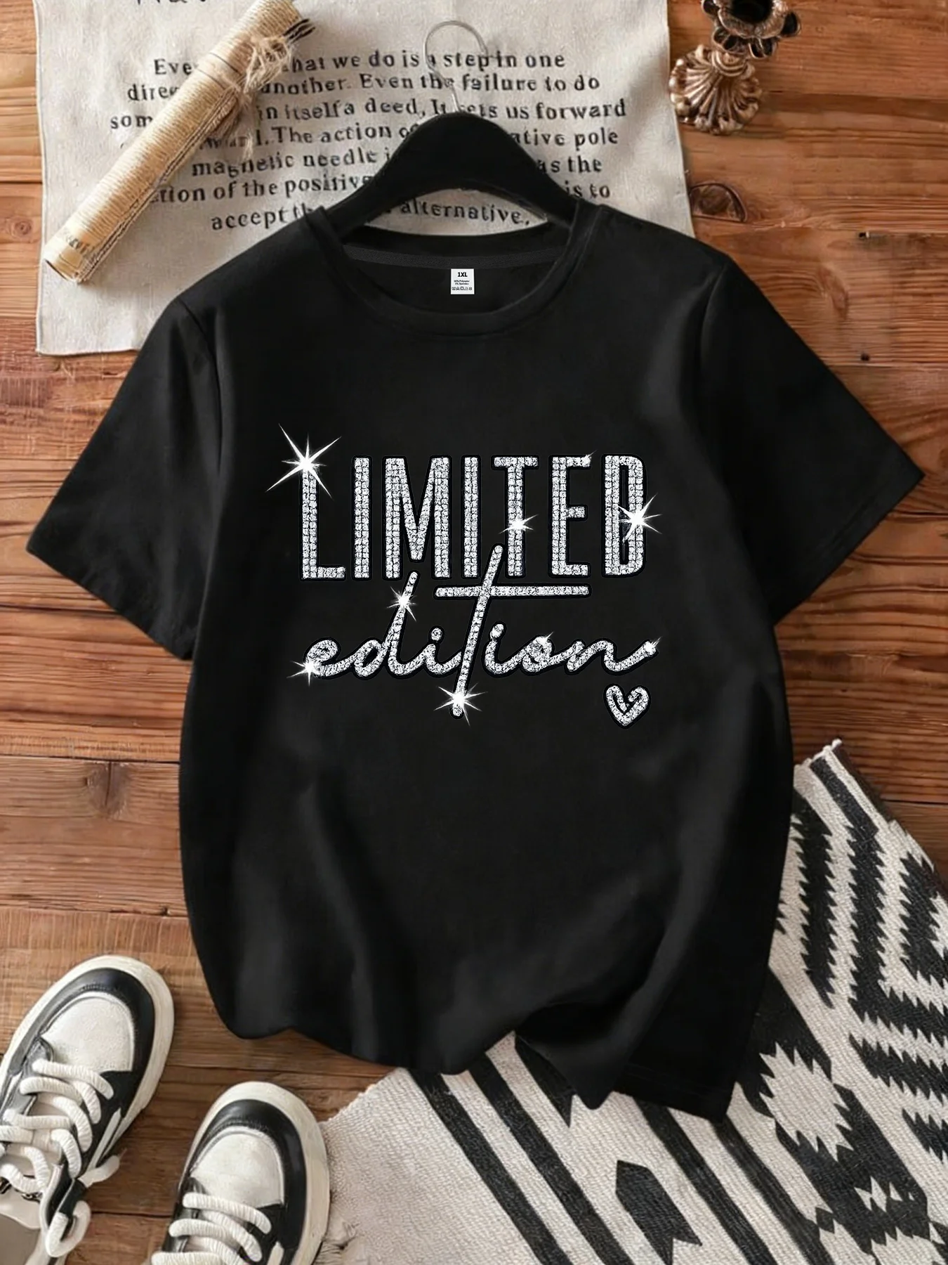 【WDS0097】Plus size women's round neck short sleeve T-shirt with elastic half sleeves and trendy prints
【WDS0097】Plus size women's round neck short sleeve T-shirt with elastic half sleeves and trendy prints