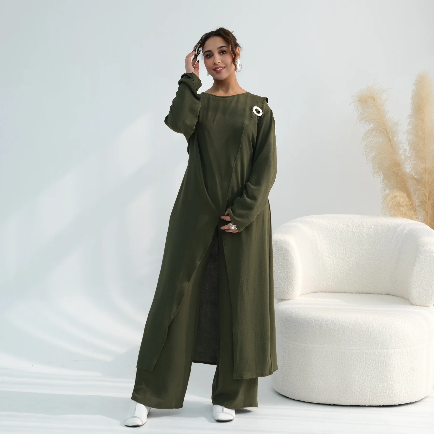 Muslim Sets Women Arabic Dubai Abaya Top with Pants Suit Two-Piece Set Modest Kaftan Robe Femme African Islamic Clothing Ramadan
Muslim Sets Women Arabic Dubai Abaya Top with Pants Suit Two-Piece Set Modest Kaftan Robe Femme African Islamic Clothing Ramadan