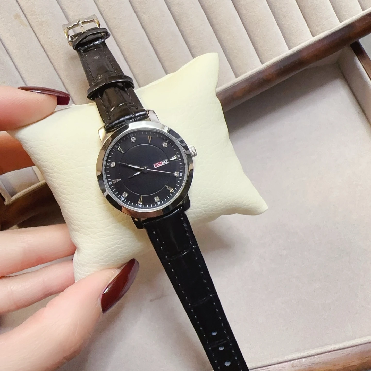New Fashion Small Dial Women Watches Luxury Brand Ladies Leather Band Analog Quartz Wristwatch Girls Designer Clock 2026
New Fashion Small Dial Women Watches Luxury Brand Ladies Leather Band Analog Quartz Wristwatch Girls Designer Clock 2026