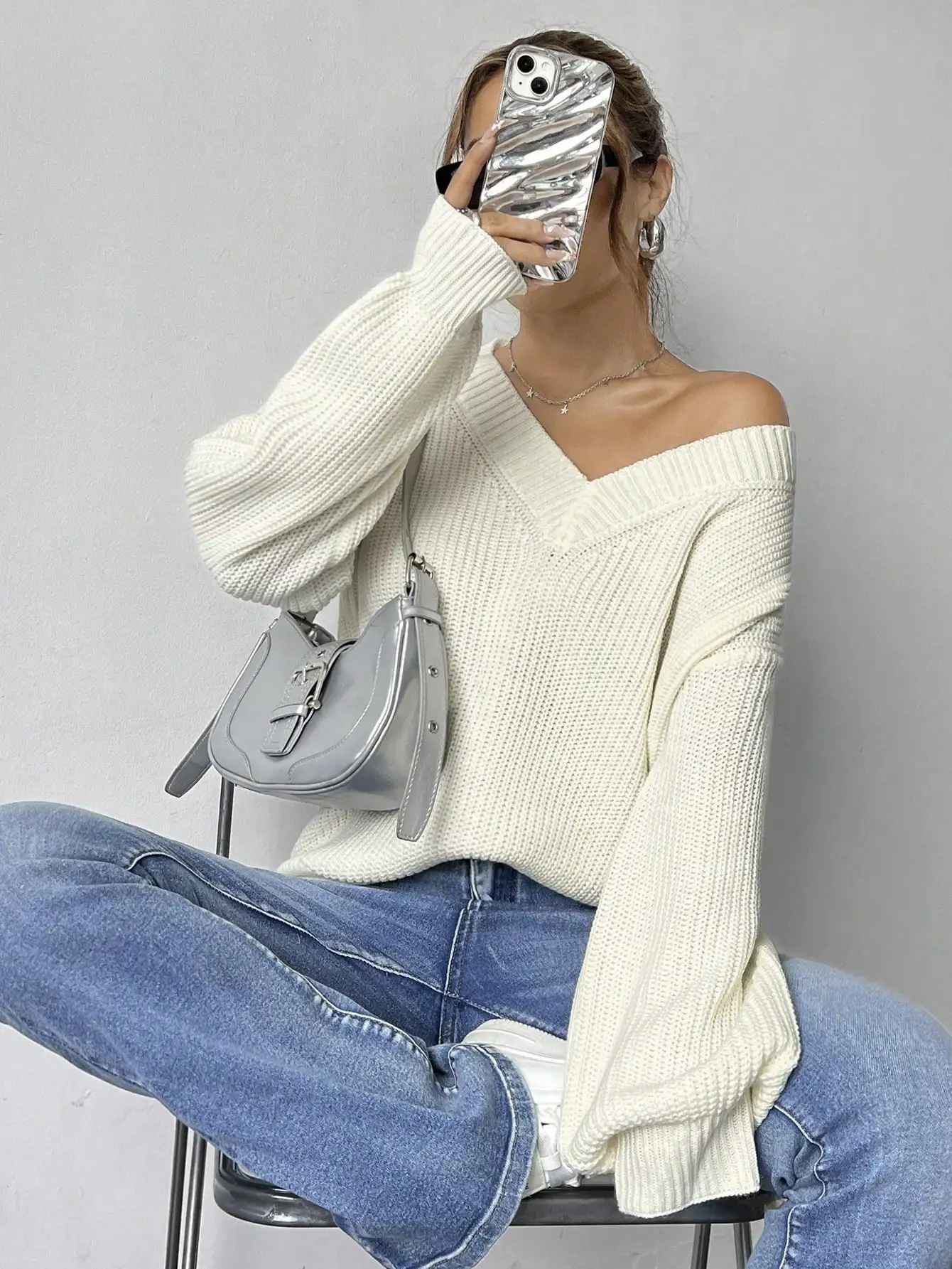 Women's Off-Shoulder V-Neck Loose Knit Sweater, Long Sleeve Pullover for Fall Winter
Women's Off-Shoulder V-Neck Loose Knit Sweater, Long Sleeve Pullover for Fall Winter