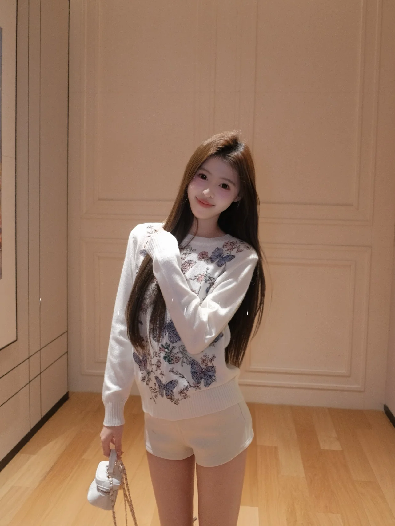 Korean Style Heavy Embroidery Long Sleeve Sweater Short Top Princess Fit Cotton Wool Blend Knitted Inner Wear
Korean Style Heavy Embroidery Long Sleeve Sweater Short Top Princess Fit Cotton Wool Blend Knitted Inner Wear