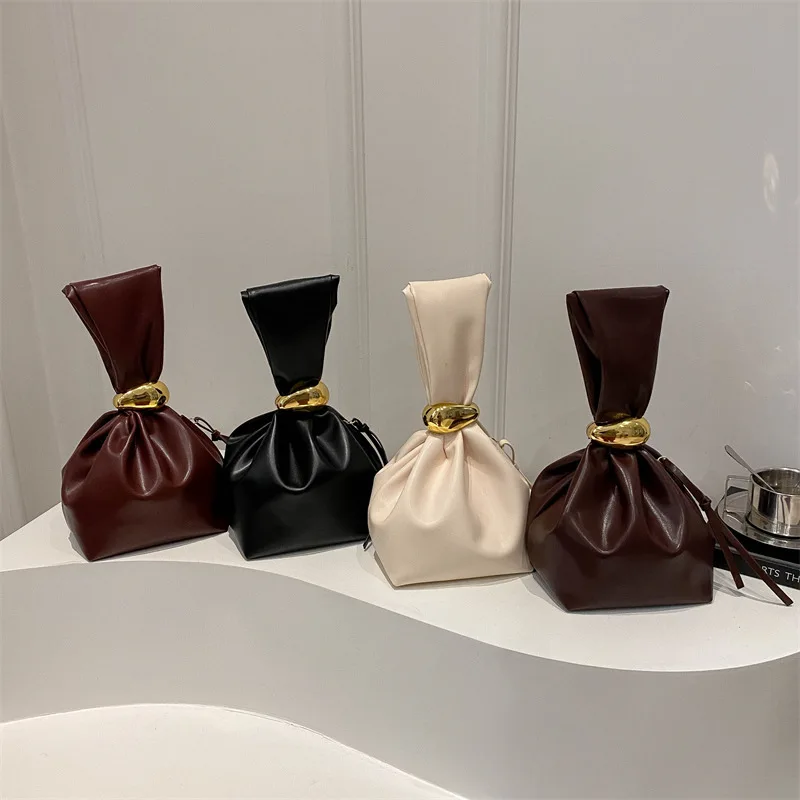 2026 New Women's Handbag Fashion High Quality Metal Accessories Women's Handbag Solid Color Versatile Multi Functional Phone Bag
2026 New Women's Handbag Fashion High Quality Metal Accessories Women's Handbag Solid Color Versatile Multi Functional Phone Bag