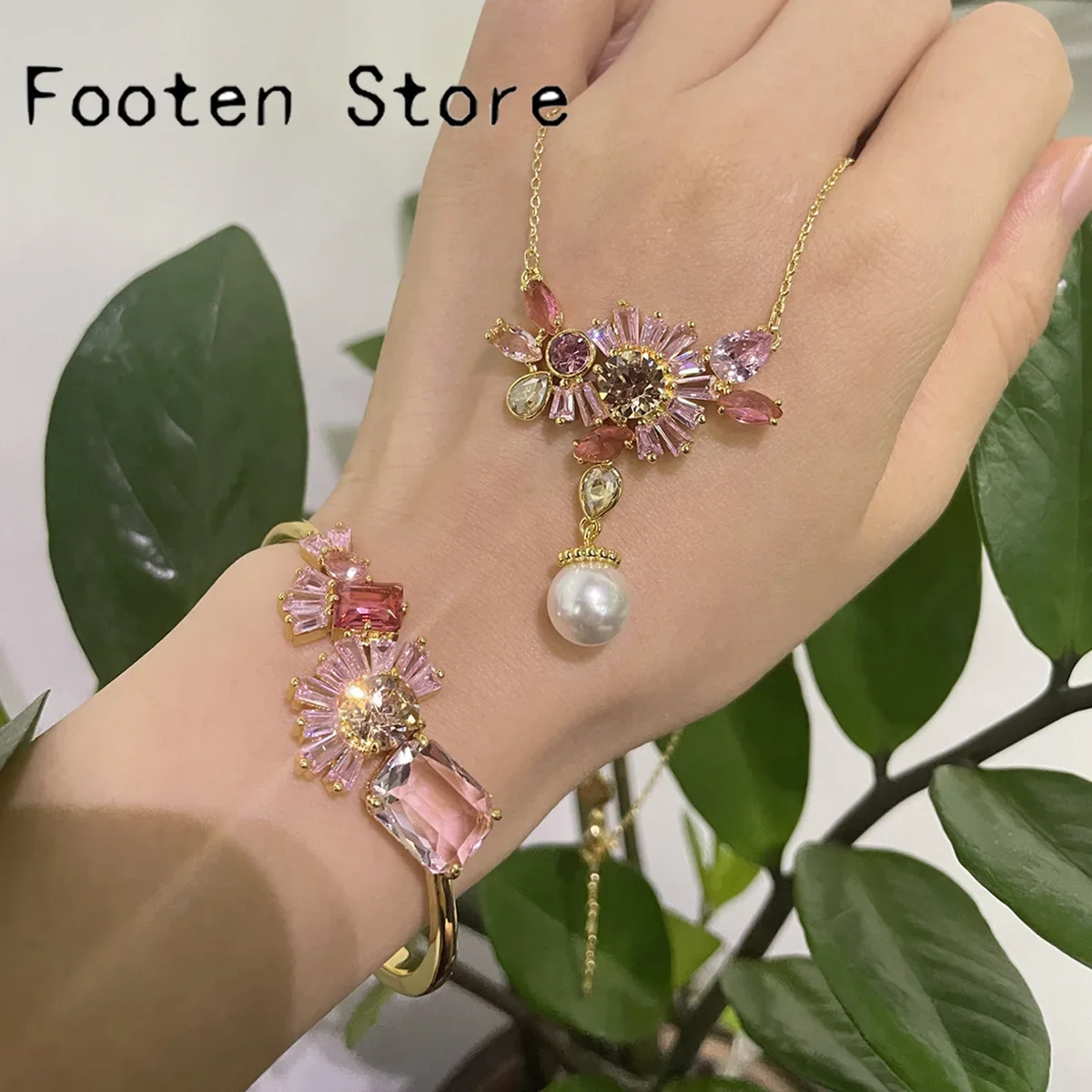 2024 Original New Luxury Fine Jewelry Sets Charm Green Brown High Quality Necklaces Earrings Romantic Anniversary Gift for Women
2024 Original New Luxury Fine Jewelry Sets Charm Green Brown High Quality Necklaces Earrings Romantic Anniversary Gift for Women