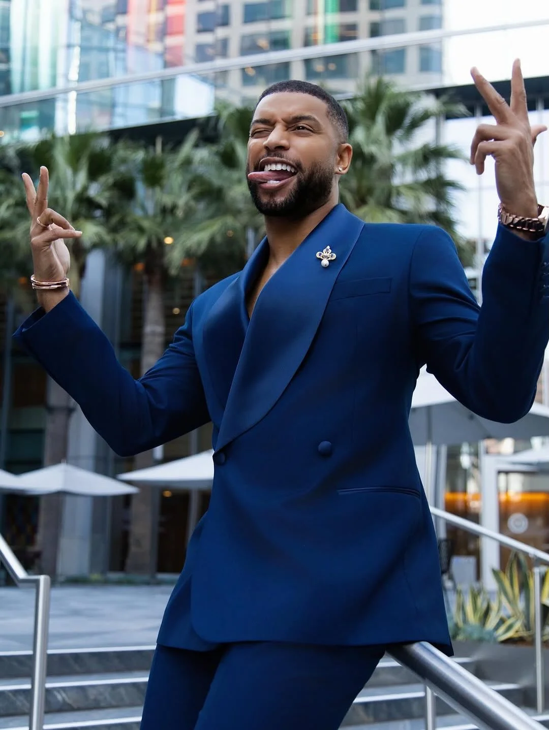 Gwenhwyar New Arrival Royal Blue Satin Suit Fit 2 Pieces Formal Wedding Groom Ball Custom Tuxedo Men Banquet Party Blazer
Gwenhwyar New Arrival Royal Blue Satin Suit Fit 2 Pieces Formal Wedding Groom Ball Custom Tuxedo Men Banquet Party Blazer