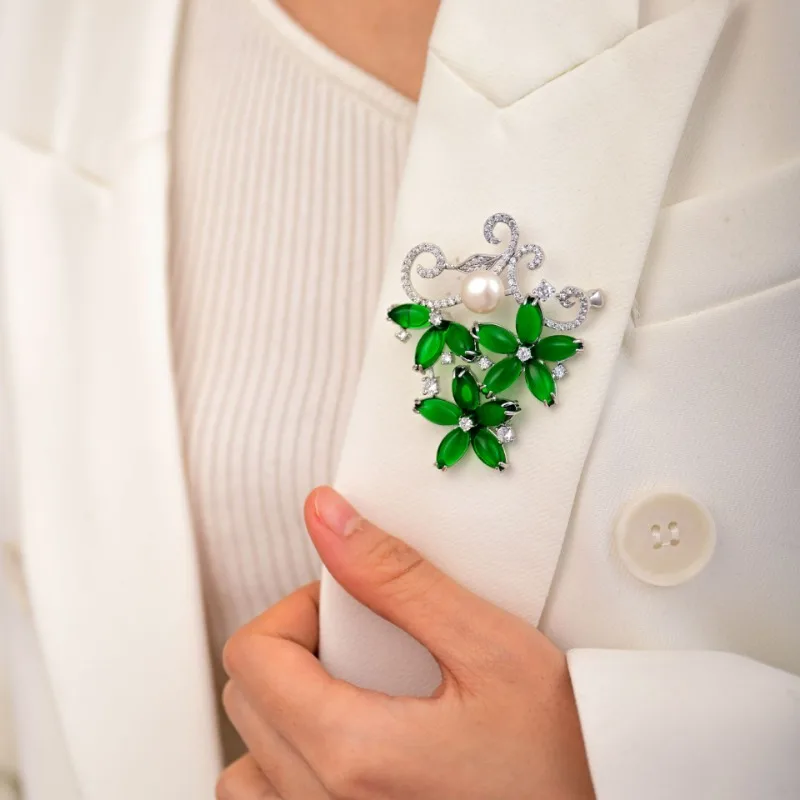 Trendy Green Glass Stone White Freshwater Pearl, Phoenix Brooch Noble Evening Dress Pearl Pin Women's Coat Accessories High-end
Trendy Green Glass Stone White Freshwater Pearl, Phoenix Brooch Noble Evening Dress Pearl Pin Women's Coat Accessories High-end