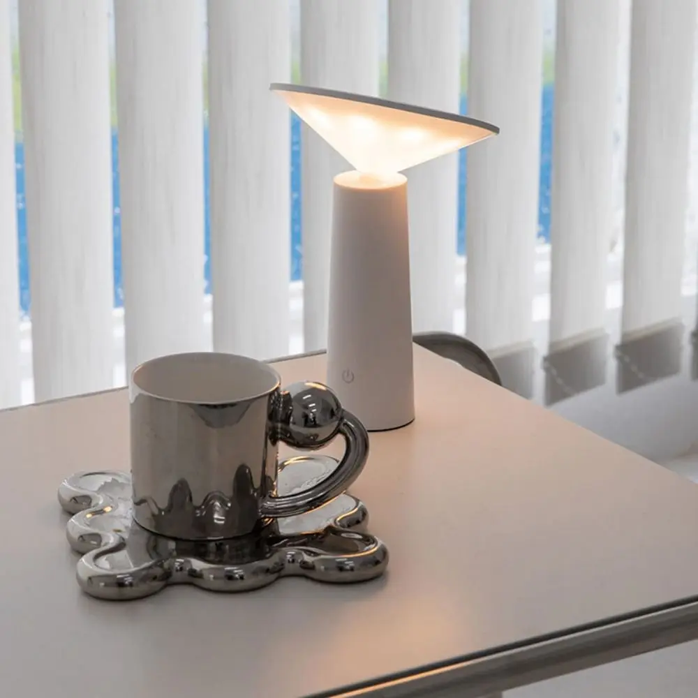 Dimmable Brightness Smart LED Night Light One-touch Control Swing Your Head Back and Forth USB LED Table Lamp
Dimmable Brightness Smart LED Night Light One-touch Control Swing Your Head Back and Forth USB LED Table Lamp