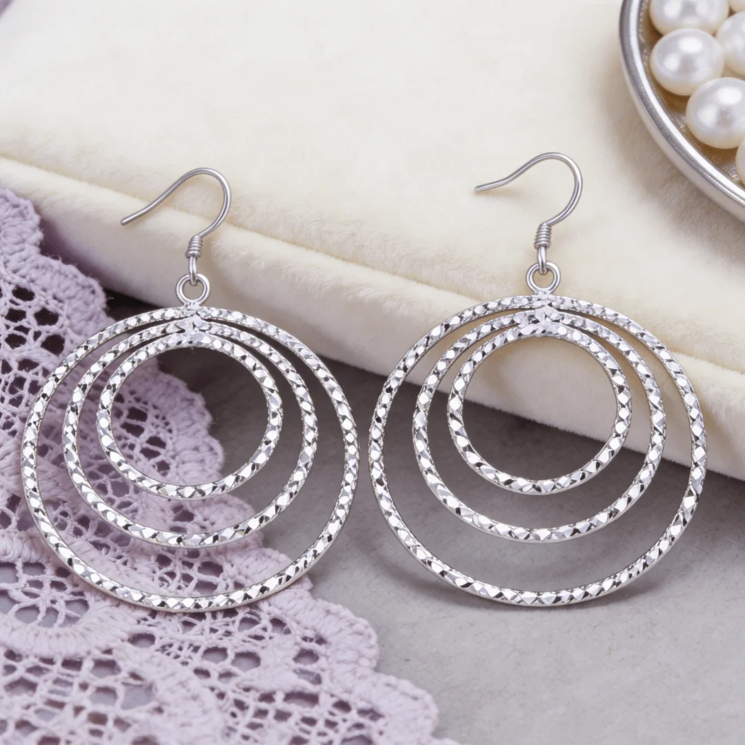 Fashion jewelry 925 Sterling Silver nice Three circle drop Earrings for Women Fashion Hip-hop accessories wedding Party gifts
Fashion jewelry 925 Sterling Silver nice Three circle drop Earrings for Women Fashion Hip-hop accessories wedding Party gifts