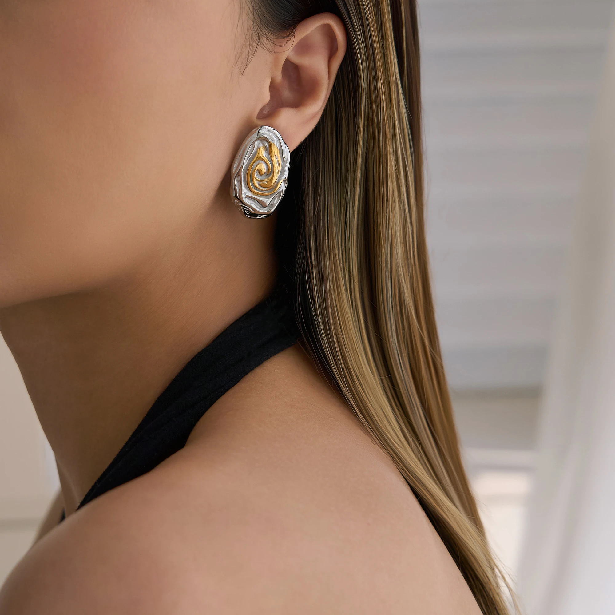 DASEIN Vintage Swirl Artist Mix Color Irregular Pleated Earrings 18k Gold Plated Hypoallergenic Stainless Steel Jewelry Women
DASEIN Vintage Swirl Artist Mix Color Irregular Pleated Earrings 18k Gold Plated Hypoallergenic Stainless Steel Jewelry Women