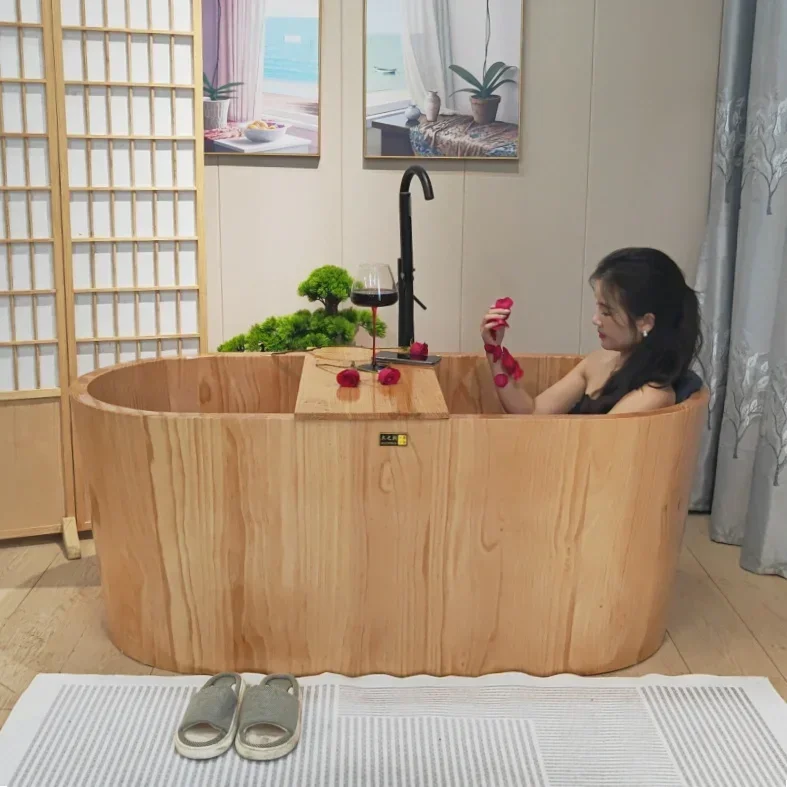 Independent Japanese-style wooden bathtub bath wooden bucket small apartment family bed and breakfast double adult oval bathtub 
Independent Japanese-style wooden bathtub bath wooden bucket small apartment family bed and breakfast double adult oval bathtub