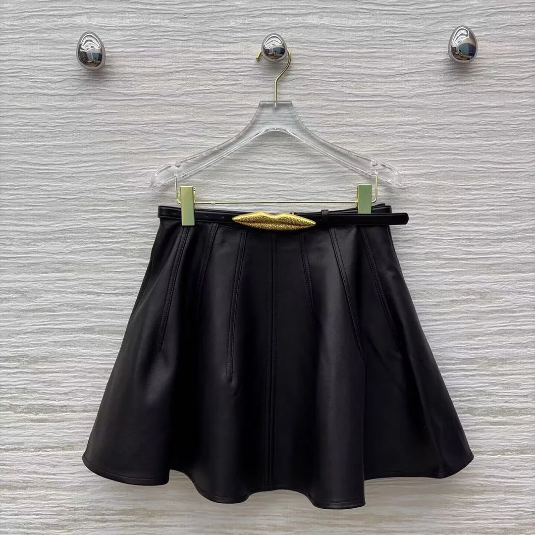 2025 New Fashion Black 100% Sheepskin A-line Skirts Womens Zipper High Waist Gold Lip Belt Genuine Leather Vintage Sweet Skirt
2025 New Fashion Black 100% Sheepskin A-line Skirts Womens Zipper High Waist Gold Lip Belt Genuine Leather Vintage Sweet Skirt