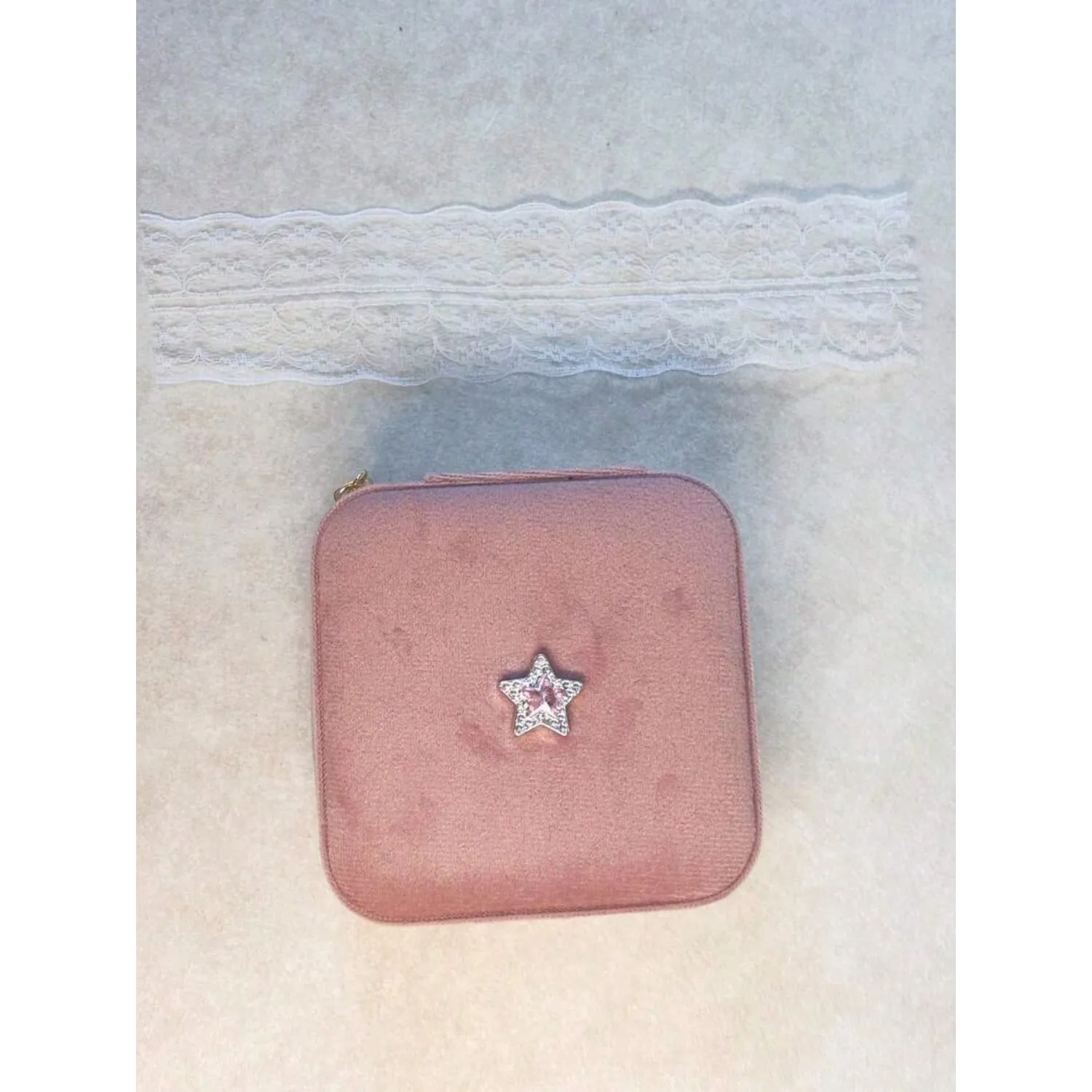 New Luxury Velvet Jewelry Box, Earrings, Rings, Bracelet Velvet Zipper Travel Portable Storage
New Luxury Velvet Jewelry Box, Earrings, Rings, Bracelet Velvet Zipper Travel Portable Storage